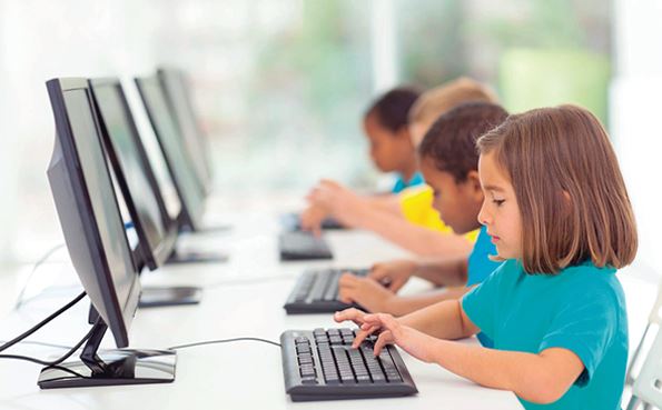 ماهي إيجابيات وسلبيات التعليم الإلكتروني للأطفال ؟